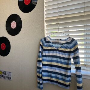 Y2K long sleeve sweater/shirt